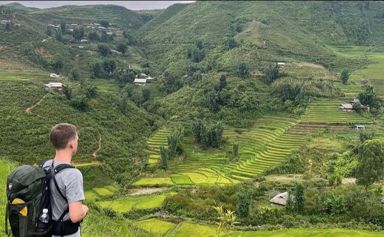 stay overnight in sapa village 