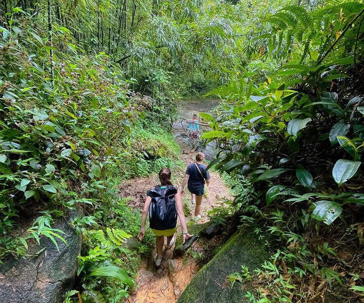 stay overnight in sapa village 